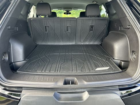 Used 2024 Chevrolet Blazer LT w/ Convenience Package FWD image 30