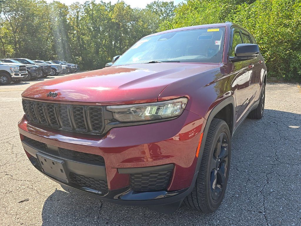 Used 2023 Jeep Grand Cherokee L Laredo AWD/4WD image 12