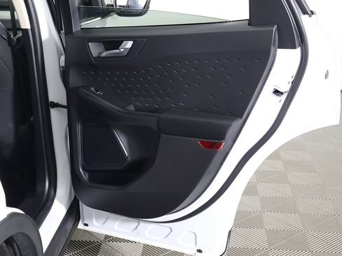 Used 2020 Ford Escape SE image 23