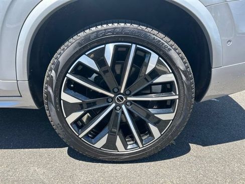 Certified 2025 Volvo XC90 B6 Plus AWD/4WD image 9