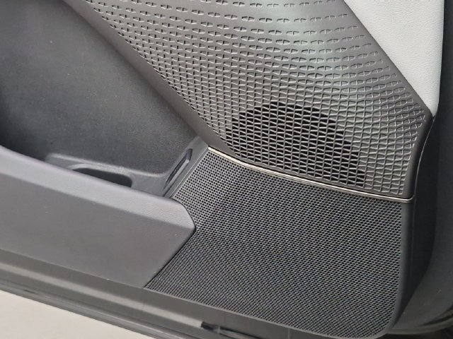 Certified 2024 Cadillac Lyriq Sport w/ LPO, Floor Liner Package AWD/4WD image 17