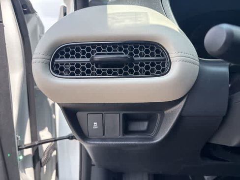 Used 2026 Honda HR-V LX image 10