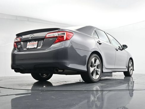 Used 2014 Toyota Camry SE w/ Leather Package FWD image 36