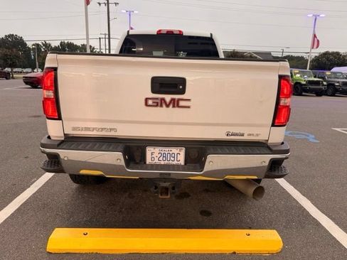 Used 2018 GMC Sierra 2500 SLT w/ Duramax Plus Package AWD/4WD image 4