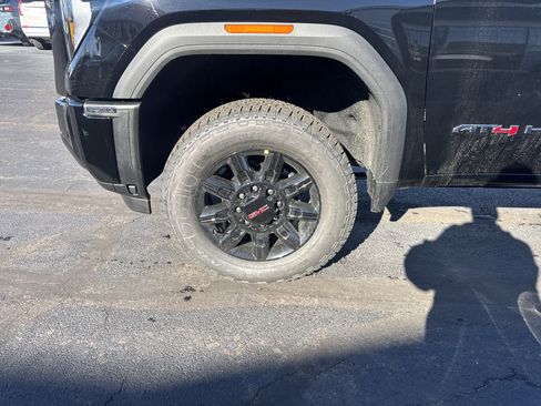 New 2026 GMC Sierra 2500 AT4 image 11