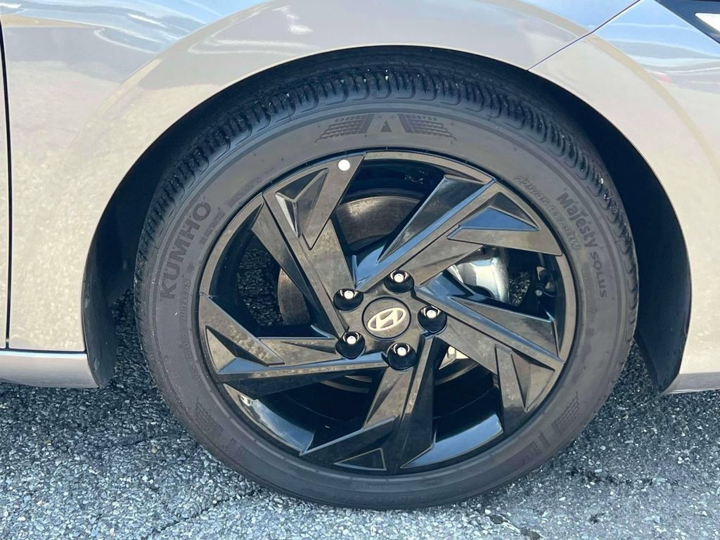 Certified 2026 Hyundai Elantra Sport FWD image 6