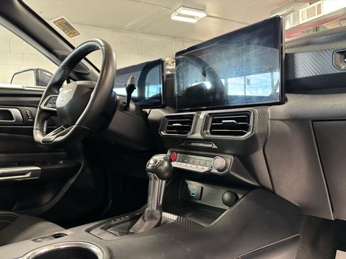 Used 2024 Ford Mustang Convertible image 15