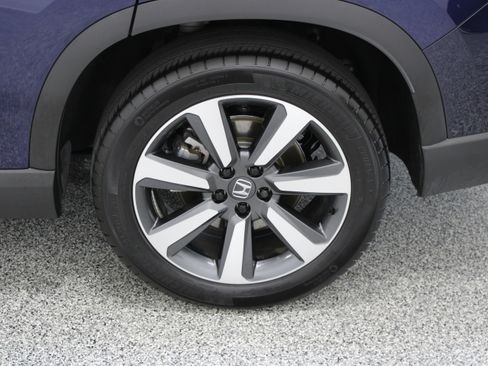 Used 2025 Honda Pilot Touring image 10