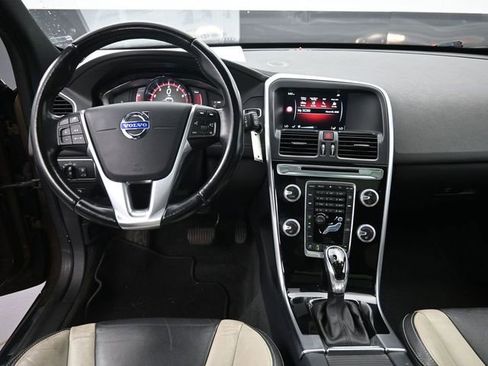 Used 2015 Volvo XC60 T5 w/ Proximity Package image 11