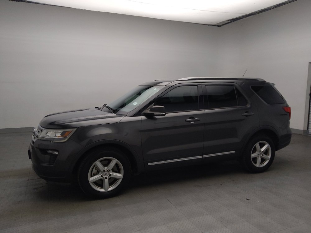 Used 2019 Ford Explorer XLT w/ Equipment Group 201A FWD image 2