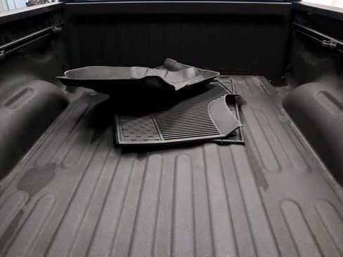 Used 2023 RAM 1500 Laramie AWD/4WD image 15