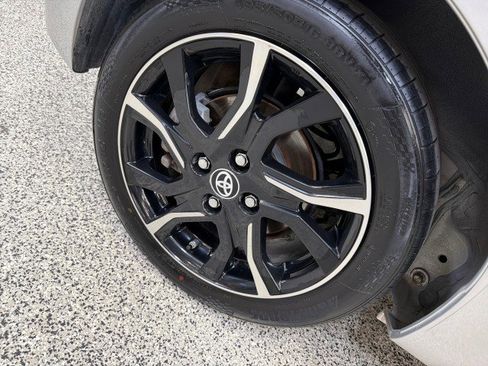 Used 2015 Toyota Yaris SE image 51