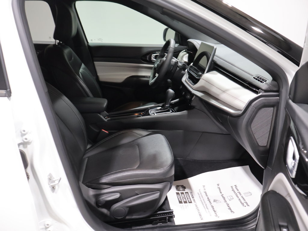Certified 2025 Jeep Compass Limited AWD/4WD image 22