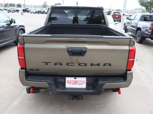 Used 2024 Toyota Tacoma TRD Off-Road image 8