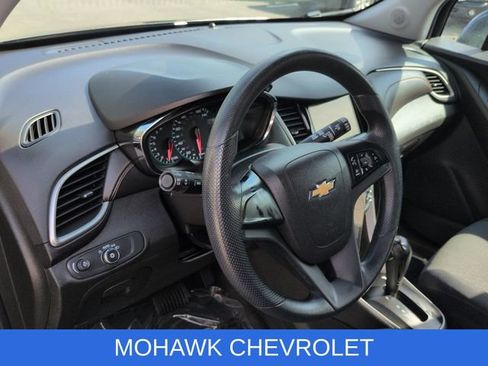 Used 2019 Chevrolet Trax LS FWD image 10