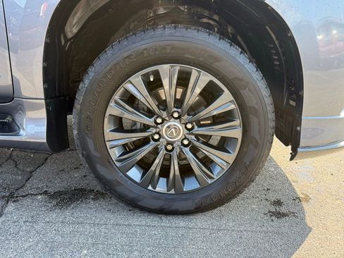 Used 2023 Lexus GX 460 Premium w/ Accessory Package image 29