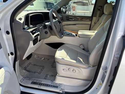 Used 2022 Cadillac Escalade Sport Platinum w/ LPO, ONYX Package AWD/4WD image 15