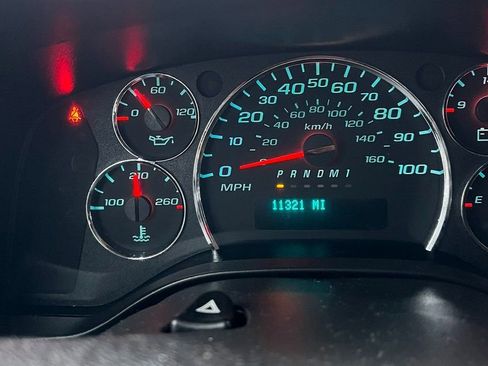 Used 2023 GMC Savana 2500 w/ Driver Convenience Package image 7