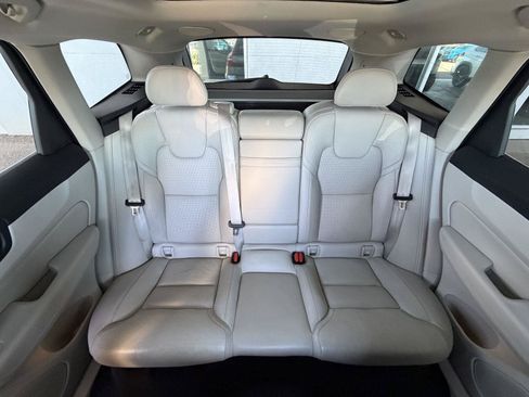Used 2018 Volvo XC60 T6 Inscription w/ Luxury Seat Package AWD/4WD image 37