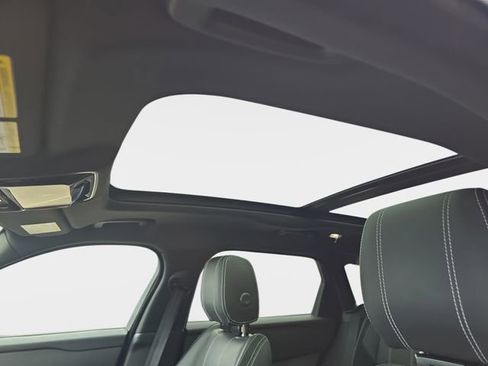 Used 2018 Land Rover Range Rover Velar R-Dynamic SE image 33