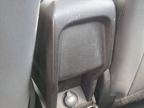 Used 2017 Ford Fiesta SE image 17