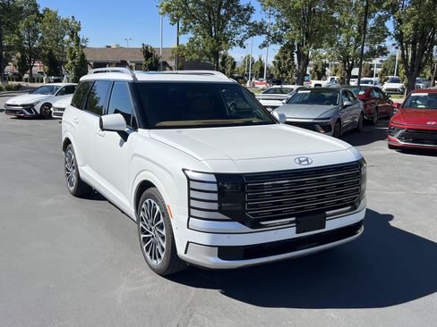 Certified 2026 Hyundai Palisade Calligraphy AWD/4WD image 4
