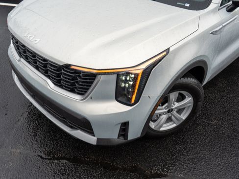 New 2026 Kia Sorento LX image 2