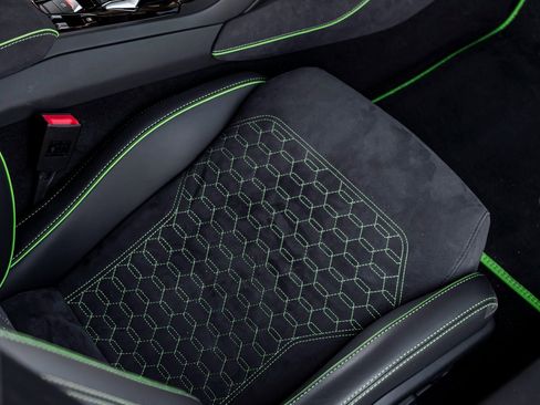 Used 2020 Lamborghini Huracan EVO image 25