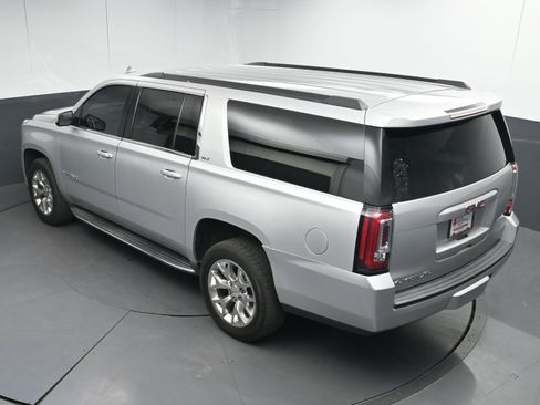 Used 2017 GMC Yukon XL SLT image 37
