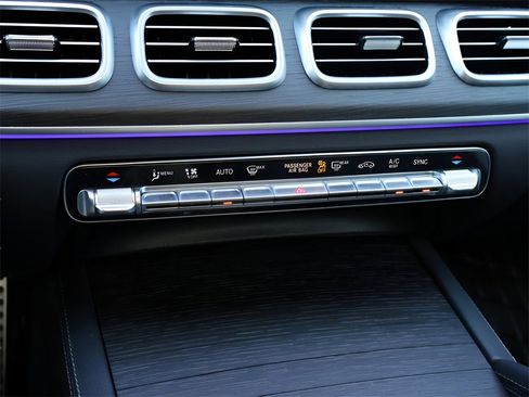 Used 2025 Mercedes-Benz GLS 450 GLS 450 image 28