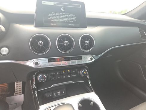 Used 2020 Kia Stinger GT2 image 11