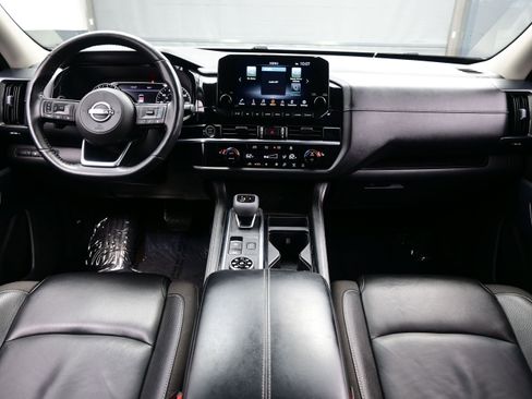 Used 2023 Nissan Pathfinder SL AWD/4WD image 18