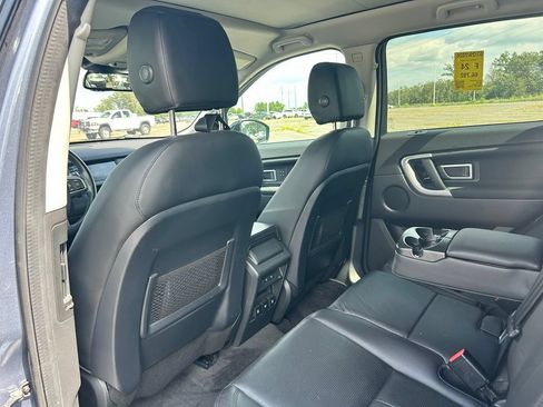 Used 2019 Land Rover Discovery Sport HSE AWD/4WD image 18