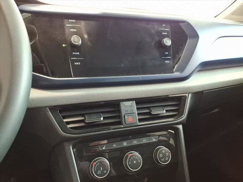 Certified 2023 Volkswagen Taos SE w/ Panoramic Sunroof Package FWD image 12