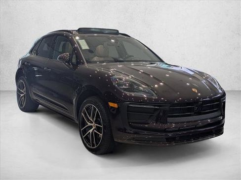 Used 2026 Porsche Macan AWD/4WD image 3