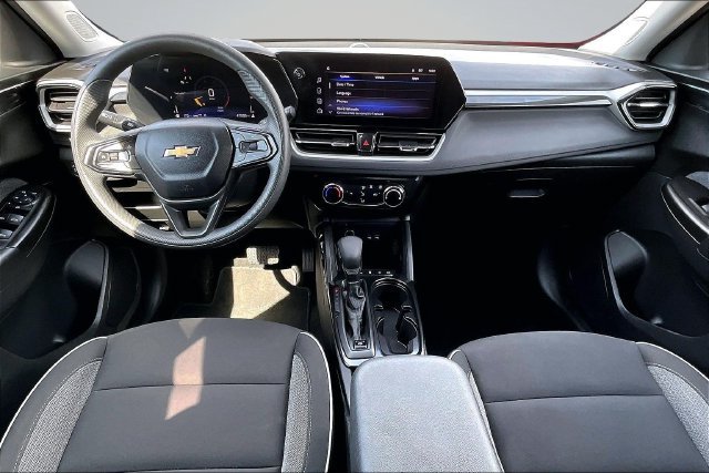 Used 2025 Chevrolet TrailBlazer LT AWD/4WD image 7