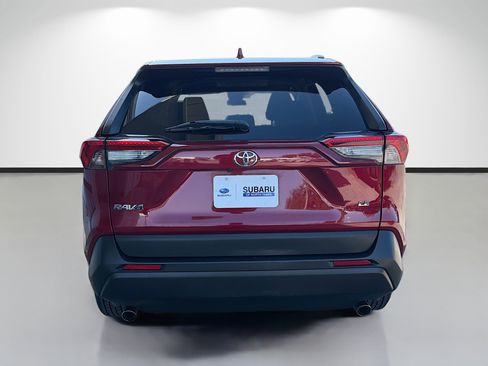 Used 2020 Toyota RAV4 LE image 4