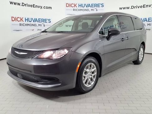 Used 2023 Chrysler Voyager LX FWD image 1