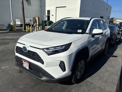 Used 2024 Toyota RAV4 LE AWD/4WD image 2