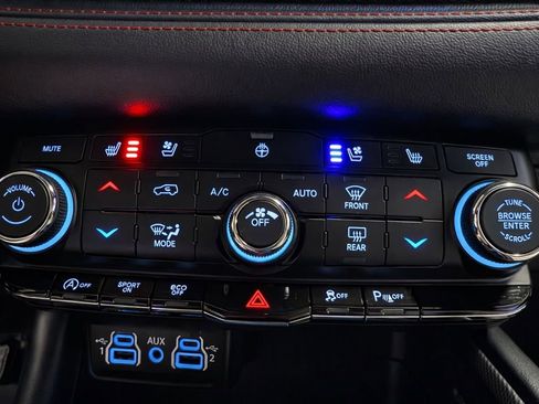 Used 2024 Dodge Durango GT image 29