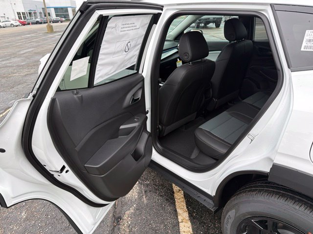 New 2026 Chevrolet Trax LT w/ Driver Confidence Package FWD image 21