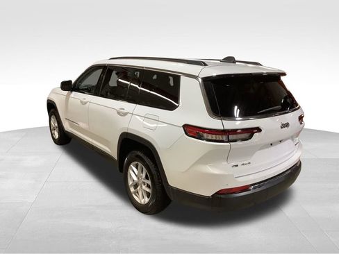 Used 2023 Jeep Grand Cherokee L Laredo image 5