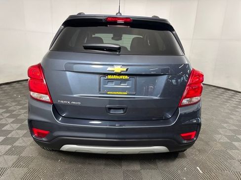 Used 2022 Chevrolet Trax LT w/ LT Convenience Package image 4