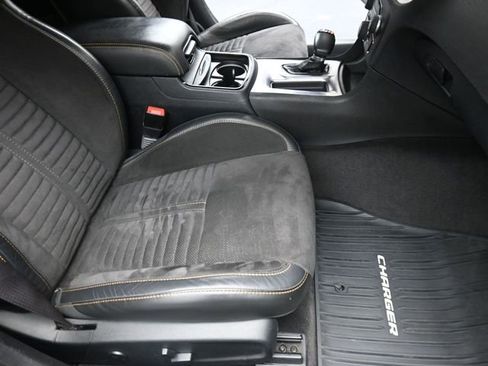 Used 2017 Dodge Charger R/T image 23