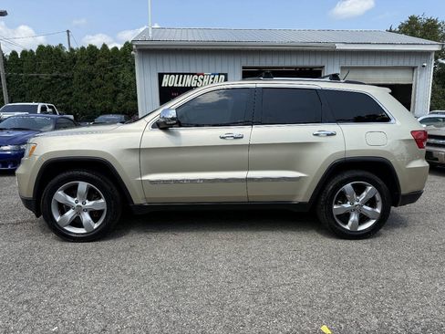 Used 2011 Jeep Grand Cherokee Overland AWD/4WD image 8