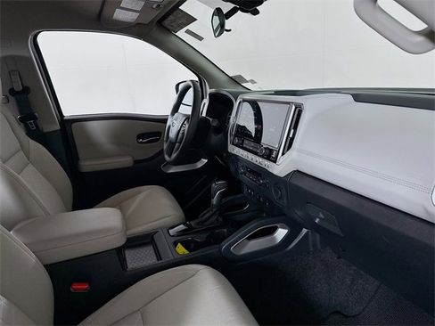 Certified 2025 Nissan Frontier SV w/ SV Convenience Package image 26
