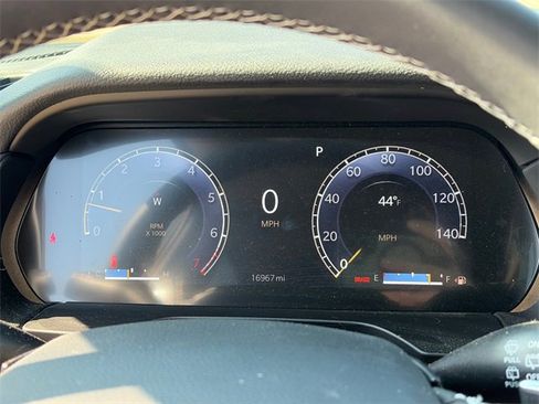 Used 2023 Jeep Grand Cherokee L Laredo image 25