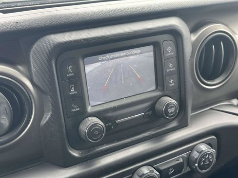 Used 2018 Jeep Wrangler Unlimited Sport S image 27