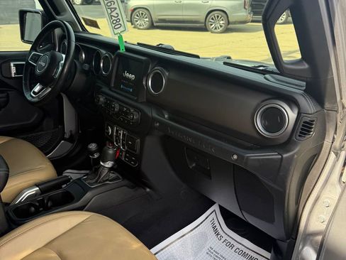 Used 2018 Jeep Wrangler Unlimited Rubicon AWD/4WD image 26