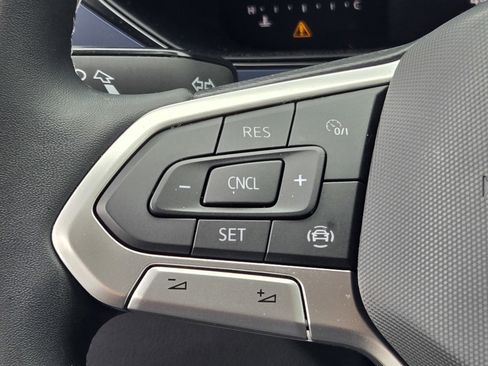 Used 2022 Volkswagen Taos SE image 23